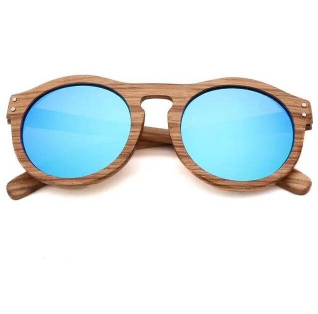 Occhiali da sole in legno