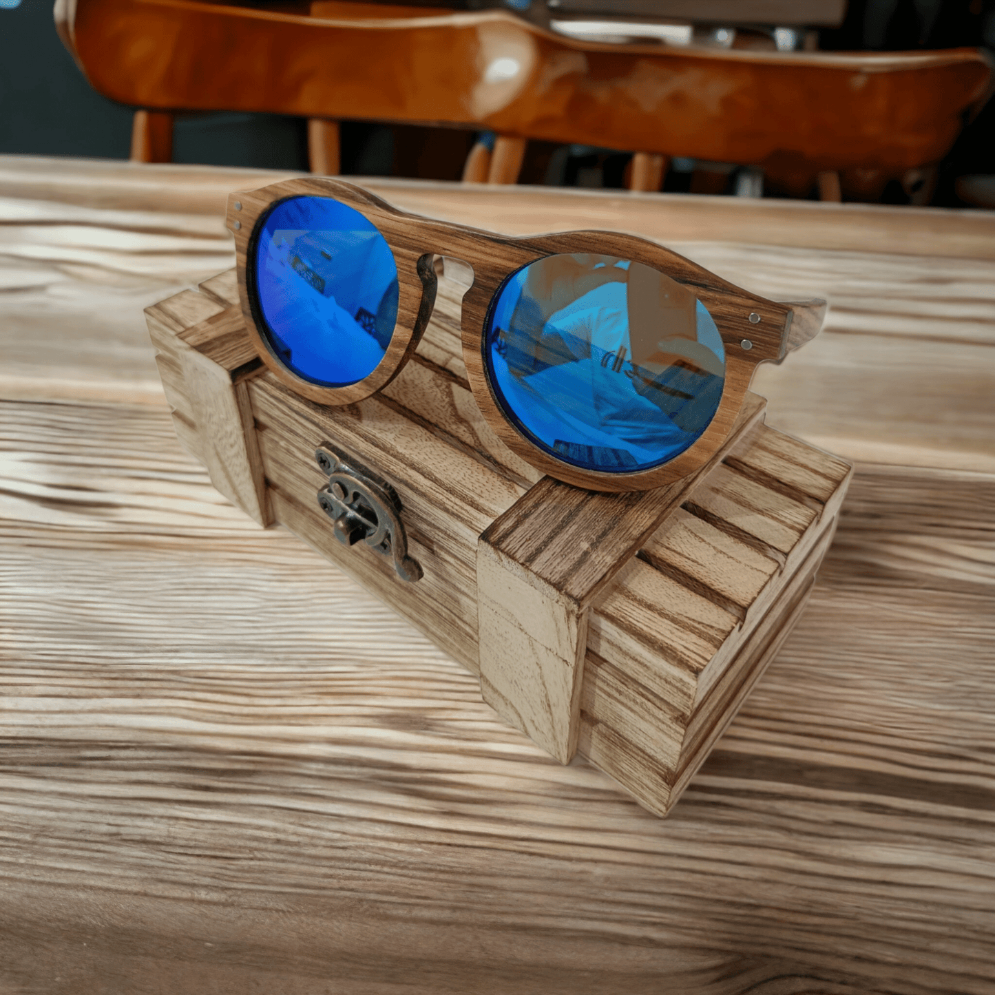 Sonnenbrille aus Holz