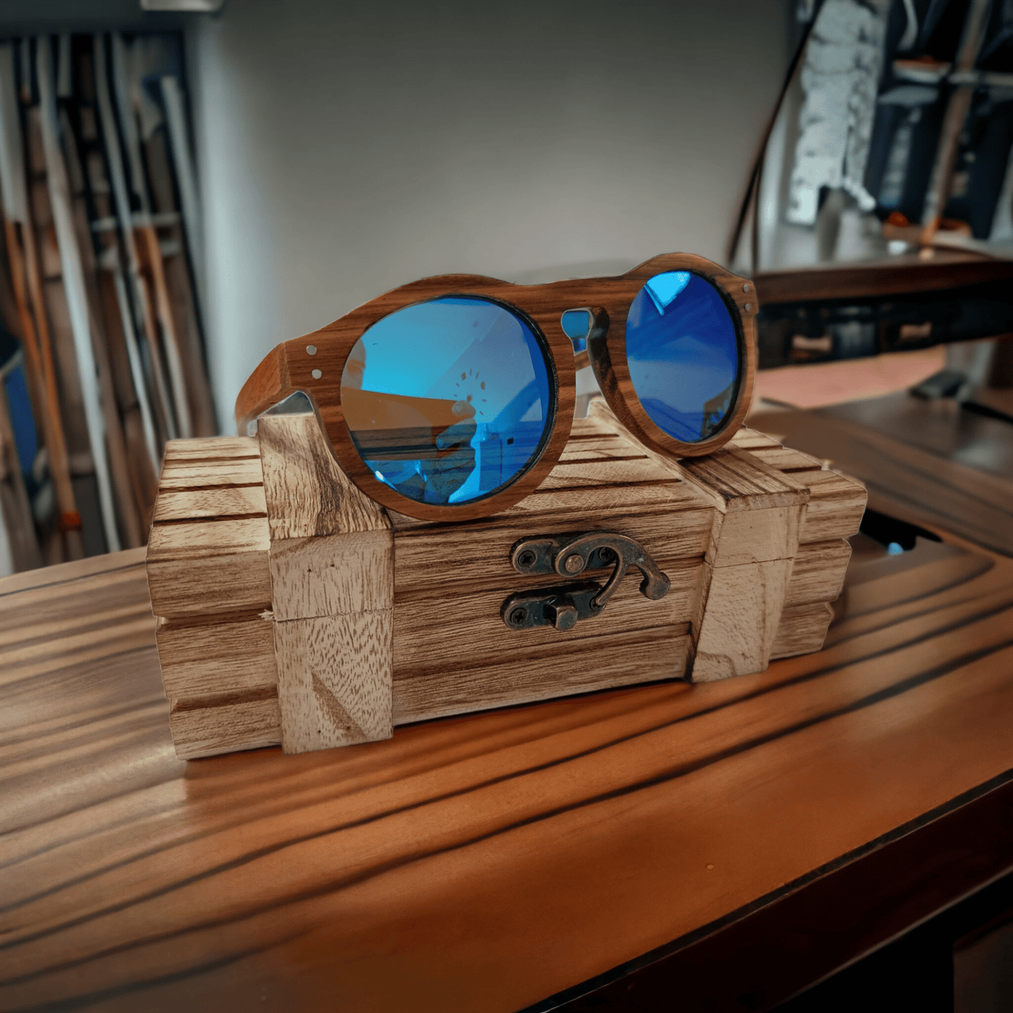 Sonnenbrille aus Holz